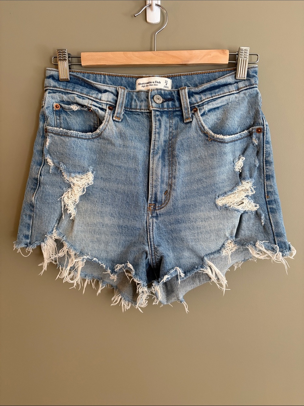 Abercrombie & Fitch Light Blue Distressed Denim Shorts - Curve Love size 27